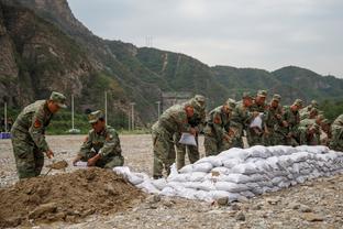 洛萨诺谈无缘美洲杯名单：年轻球员要为国拼搏，我会努力再回来的